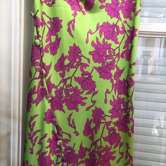 🌺🌸 Vanessa Scott Apple-Green and Frusia-Pink Draped-Neck Strap Long Dress. - Picture 7 of 16